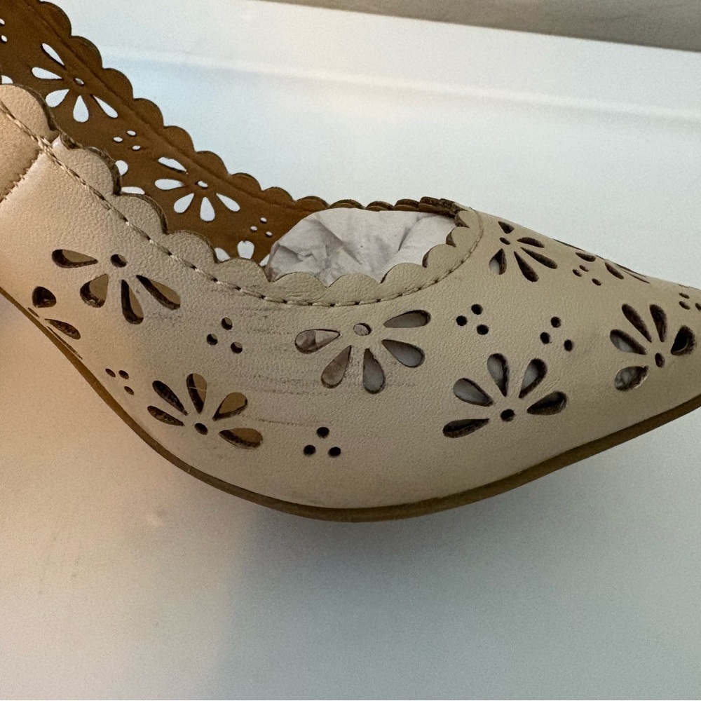 LC Lauren Conrad Confetti Ivory flower laser cut out stiletto heels size 6 - Picture 13 of 16